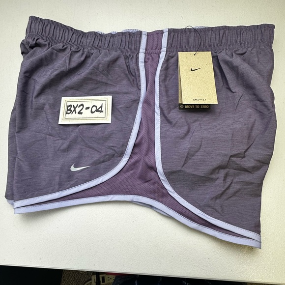 Nike Women’s Gym Running Shorts Dri Fit Tempo XL Lavender NWT - Picture 10 of 10